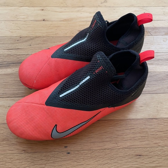 Nike Shoes | Nike Phantom VSN Ghost Lace Soccer Cleats 5Y Black Red | Color: Black/Red | Size: 5b | Dabblinghobbies's Closet